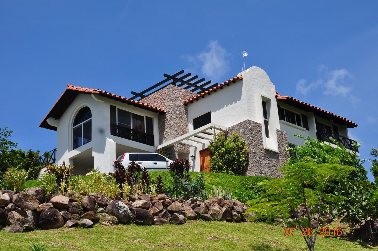 Hawk'S Nest Bed & Breakfast La Laguna de San Carlos Exterior photo